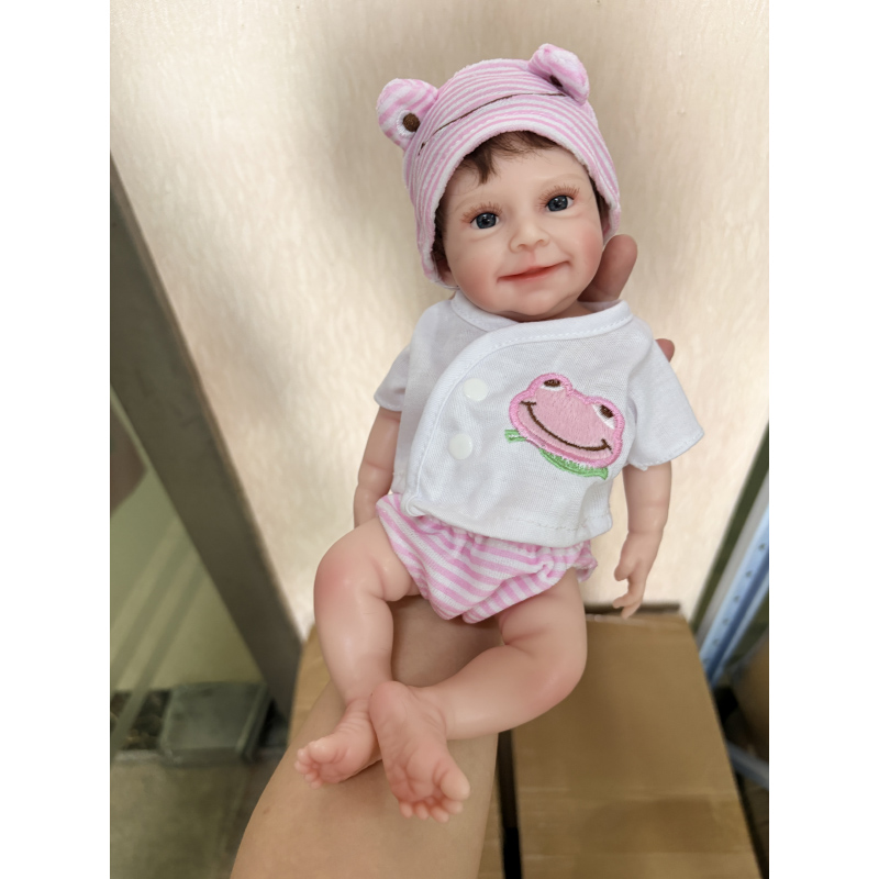 دمية سيباستيان المولودة حديثًا - مراجعة Kids Toys John Lewis وسعره
