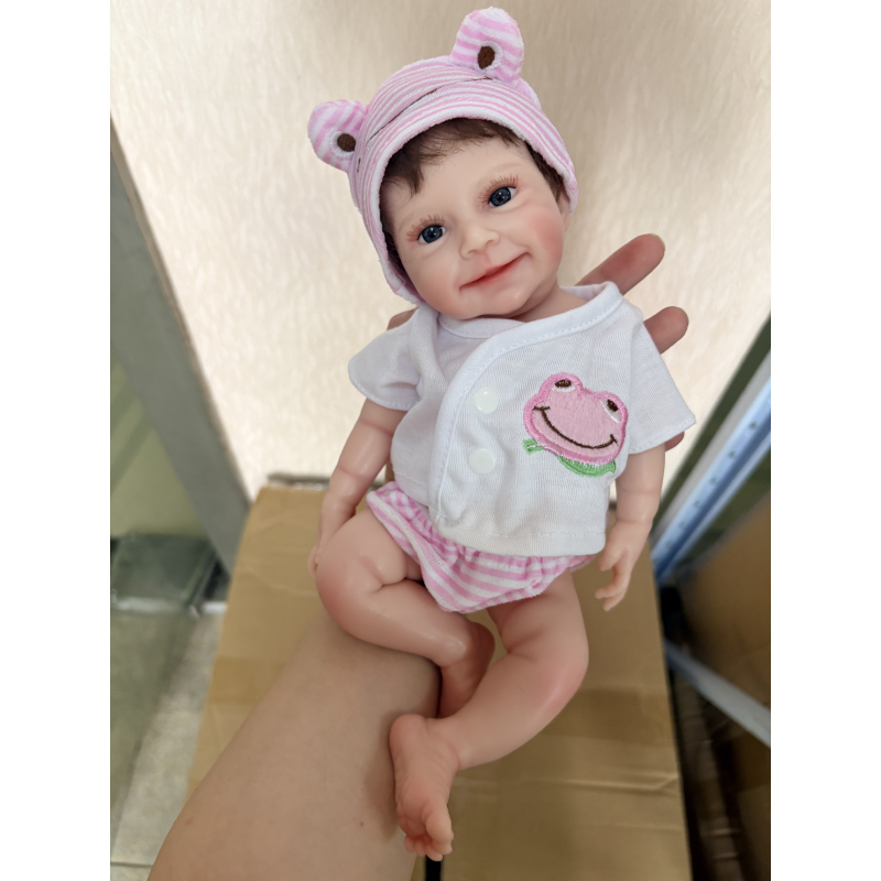 دمية سيباستيان المولودة حديثًا - مراجعة Kids Toys John Lewis وسعره