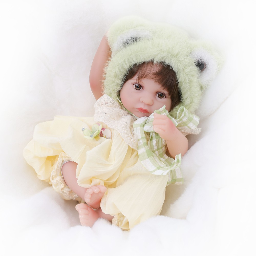 دمية فينيل واقعية من كلوفراي ب - مراجعة Kids Toys Quality وسعره